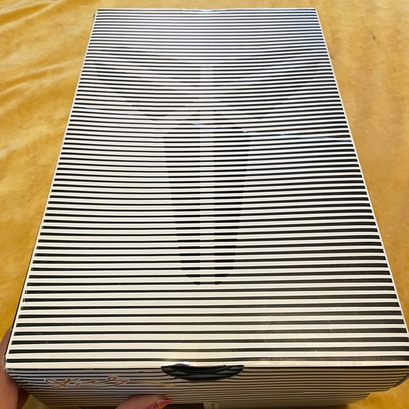 Nike Kobe XI - Picture 3 of 6